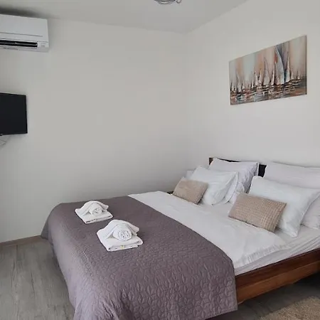 Апартаменты Villa Orange Paradise With Sea View *