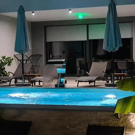 아파트 Villa Orange Paradise With Sea View Pinezići